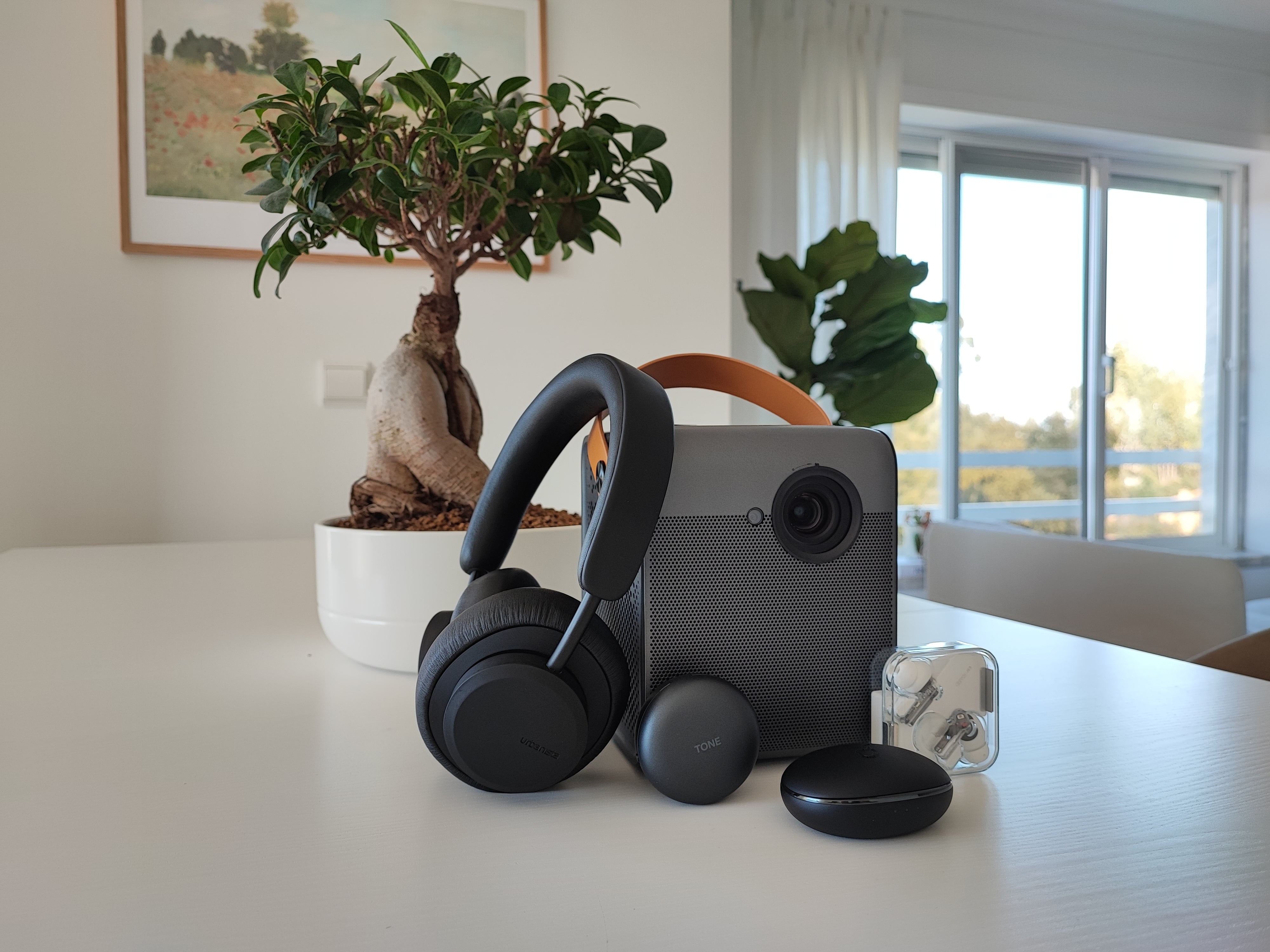 How to Listen to Music with Wemax Dice LED Projector