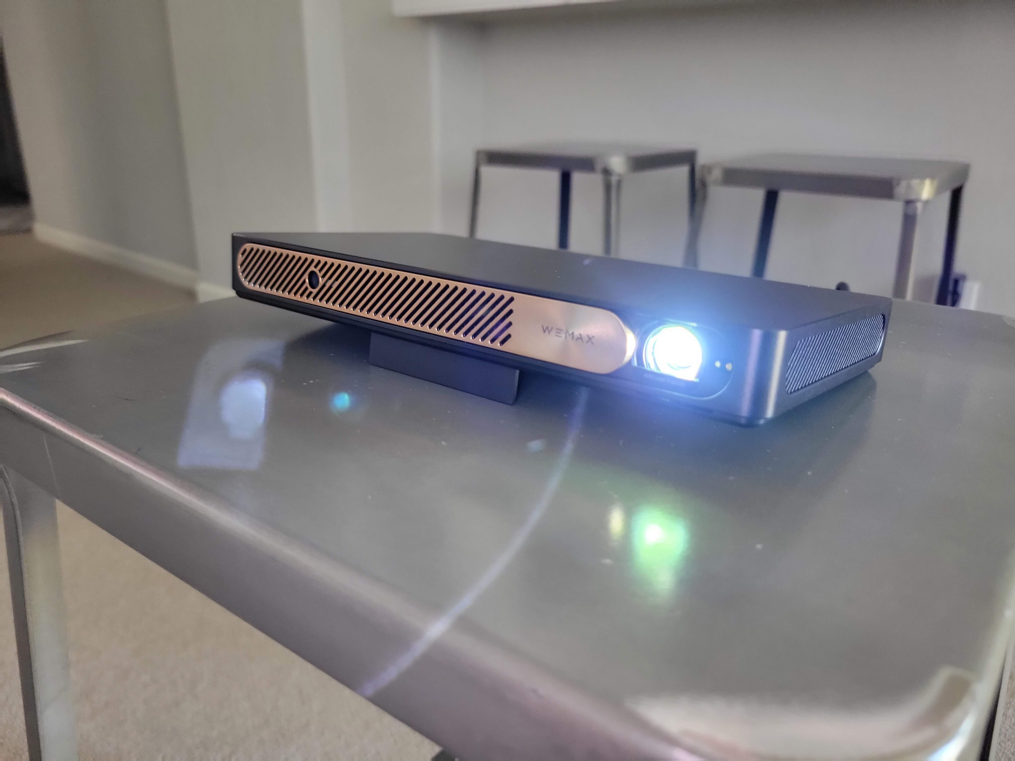 Wemax Go Advanced Laser Projector Unboxing and Initial Hands-On