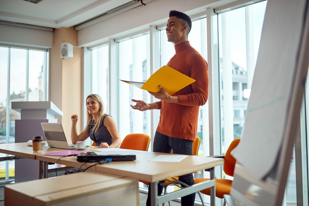 How to buy a projector for business