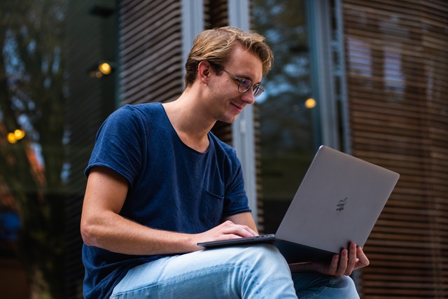 7 Tech Gift Ideas College Students Can Love